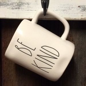 New Rae Dunn BE KIND Mug